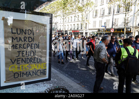 Parigi, Francia. Xxi Sep, 2019. Dimostrazione per il clima, la biodiversità, la giustizia sociale e contro la repressione, il 21 settembre 2019 a Parigi, Francia. Foto Stock