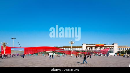 Preparativi 70th anniversario celebrazione della Dichiarazione della Repubblica Popolare Cinese 1st ottobre 2019, Piazza Tiananmen Pechino, con schermo gigante Foto Stock