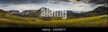 Vista panoramica sulle montagne sul sentiero di laugavegur, Islanda Foto Stock