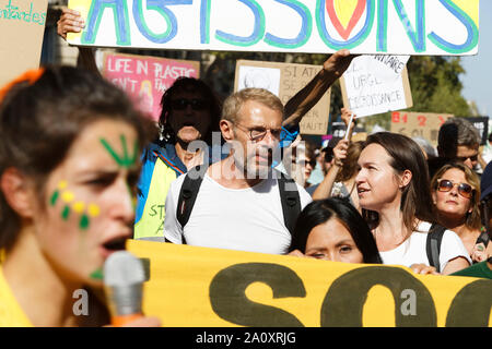 Parigi, Francia. Xxi Sep, 2019. Attore Lambert Wilson partecipa alla manifestazione per il clima, la biodiversità, la giustizia sociale e contro la repressione. Foto Stock