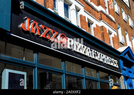 Pizza Express ristorante con musica jazz dal vivo in Dean Street, Soho, London, Regno Unito Foto Stock