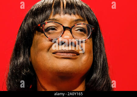 Brighton, Regno Unito. Il 22 settembre 2019. Diane Abbott MP, Shadow Home indirizzi segretario del partito laburista conferenza d'autunno. . Credito: Julie Edwards/Alamy Live News Foto Stock