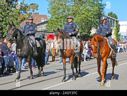 Stoccarda, Germany-September 30, 2018: Festa della birra, tedesco polizia montata Foto Stock