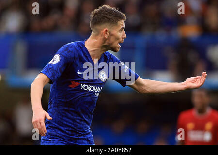 Londra, Regno Unito. Il 22 settembre, 2019. Jorginho del Chelsea guarda a. Premier League, Chelsea v Liverpool a Stamford Bridge di Londra domenica 22 settembre 2019. Questa immagine può essere utilizzata solo per scopi editoriali. Solo uso editoriale, è richiesta una licenza per uso commerciale. Nessun uso in scommesse, giochi o un singolo giocatore/club/league pubblicazioni. pic da Steffan Bowen/ Credito: Andrew Orchard fotografia sportiva/Alamy Live News Foto Stock