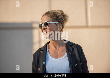 Costa Mesa, California, Stati Uniti d'America. Xxi Sep, 2019. L'attrice Jenna Elfman presso la Nazionale di Danza giorno 2019 Segerstrom al Centro per le arti. Nazionale di Danza giorno è stato lanciato da Nigel Lythgoe nel 2010 in collaborazione con la congressista Eleanor Holmes Norton. Il Segerstrom Centro per le Arti è designata la Costa Ovest posizione per il festival. Credito: Stan Sholik/ZUMA filo/Alamy Live News Foto Stock