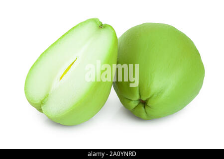 Fresca verdura Chayote isolati su sfondo bianco Foto Stock