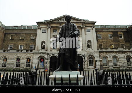 Kings College di Londra tra cui ragazzi della scuola medica Foto Stock