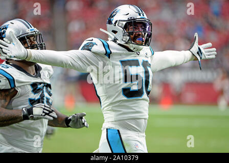 Glendale, Stati Uniti d'America. Il 22 settembre, 2019. Carolina Panthers' Miller cristiana celebra un sacco contro l'Arizona Cardinals nel quarto trimestre a State Farm Stadium di Glendale, Arizona Domenica, Settembre 22, 2019. Le Pantere sconfitto i Cardinali 38-20. Foto di arte Foxall/UPI Credito: UPI/Alamy Live News Foto Stock