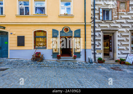 Vecchie strade di ciottoli di Cesky Krumlov, Repubblica Ceca Foto Stock