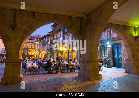 Archi su Largo da Oliveira Guimarães Portogallo Foto Stock