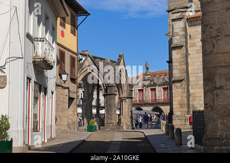 Do Padrão Salado santuario e il Vecchio Municipio Largo da Oliveira Guimarães Portogallo Foto Stock