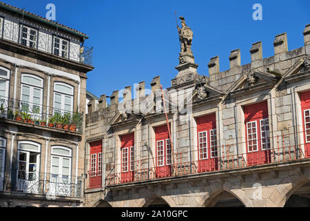 Il vecchio Municipio Largo da Oliveira Guimarães Portogallo Foto Stock