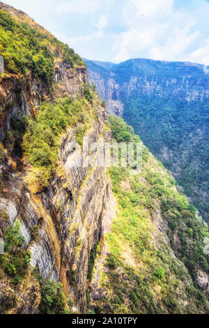 Grotta Arwah gorge, Cherrapunji, India. Foto Stock