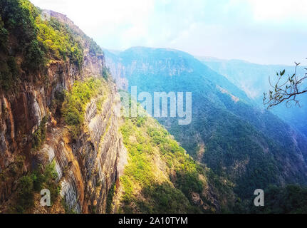 Grotta Arwah gorge, Cherrapunji, India. Foto Stock