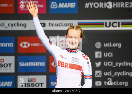 Harrogate, Regno Unito. Il 23 settembre 2019. Elynor Backstedt di Gran Bretagna prende il bronzo nel 2019 strada UCI Campionati del Mondo Junior Womens Cronometro individuale. Settembre 23, 2019 Dan-Cooke credito/Alamy Live News Foto Stock