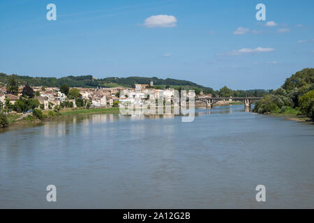 La storica città di Castillon La Bataille nella Gironda Dipartimento di Nouvelle-Aquitaine nel sud ovest della Francia Foto Stock