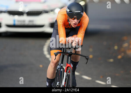 Harrogate, Regno Unito. Il 23 settembre 2019. Enzo Leijnse dei Paesi Bassi prende di argento nel 2019 strada UCI Campionati del Mondo Junior Mens Cronometro individuale. Settembre 23, 2019 Dan-Cooke credito/Alamy Live News Foto Stock