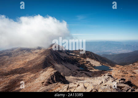 Vista panoramica dal Muratov picco in montagna Pirin, Bulgaria Foto Stock