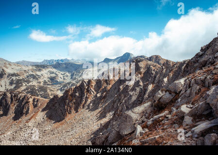 Vista panoramica dal Muratov picco in montagna Pirin, Bulgaria Foto Stock