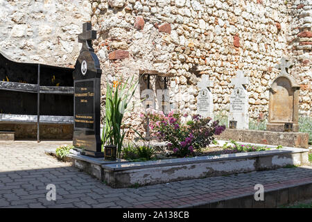 VITOVNICA, SERBIA - Agosto 11, 2019: la tomba di sambuco Taddeo (Strabulovich) di Vitovnica al monastero Vitovnica, Sumadija e Western Serbia Foto Stock