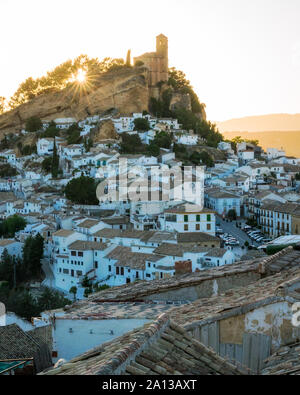 Nel tardo pomeriggio a Montefrio, bellissimo villaggio in provincia di Granada, Andalusia, Spagna. Foto Stock