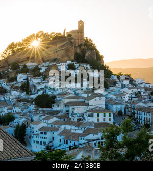 Nel tardo pomeriggio a Montefrio, bellissimo villaggio in provincia di Granada, Andalusia, Spagna. Foto Stock