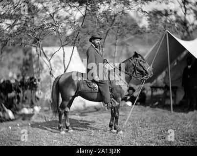 La guerra civile foto di Allan Pinkerton seduto su un cavallo durante la battaglia di Antietam. Foto Stock