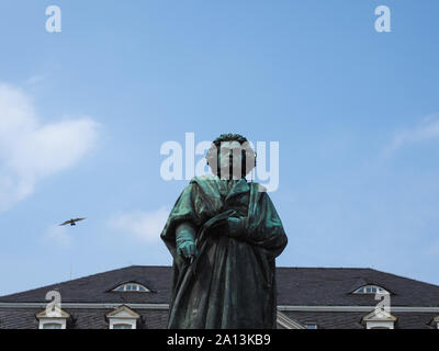 Beethoven Denkmal (svelata 1845) statua in bronzo a Bonn, Germania Foto Stock