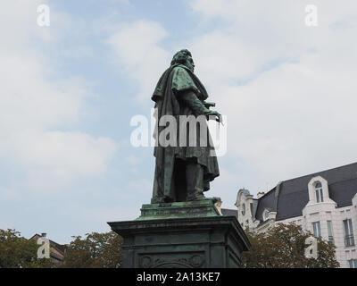 Beethoven Denkmal (svelata 1845) statua in bronzo a Bonn, Germania Foto Stock