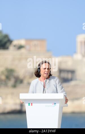 (190923) -- BIRGU (Malta), Sett. 23, 2019 (Xinhua) -- ministro degli interni italiano Luciana Lamorgese parla ad una conferenza stampa congiunta in Birgu, Malta, il 7 settembre 23, 2019. Germania, Francia, Italia e Malta hanno concordato su come gestire congiuntamente i migranti che arrivano nel Mediterraneo. La migrazione di un incontro tra i quattro membri della UE si è svolto a Malta il lunedì. (Foto di Jonathan Borg/Xinhua) Foto Stock