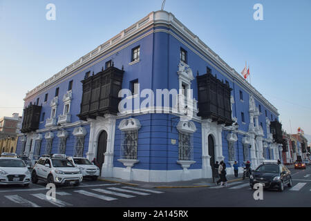 Beneficencia Publica edificio, parte dell'architettura del centro storico di Trujillo, Perú Foto Stock