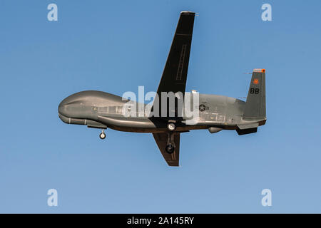 Un RQ-4B Global Hawk in volo. Foto Stock