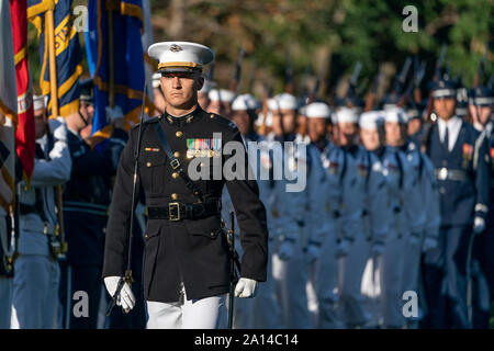 Washington, Stati Uniti d'America. Xx Settembre, 2019. Il personale militare sfilata durante la cerimonia di arrivo per AustraliaÕs Primo Ministro Scott Morrison Venerdì, Settembre 20, 2019, sul prato Sud della Casa Bianca di persone: il presidente Donald Trump Credito: tempeste Media Group/Alamy Live News Foto Stock