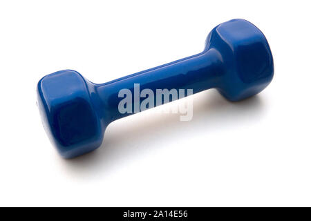 Blue Dumbbell isolati su sfondo bianco. 2kg di pesi, colore blu dumbell. Foto Stock