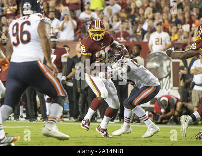 Landover, Maryland, Stati Uniti d'America. 23 Sep, 2019. Washington Redskins running back Adrian Peterson (26) porta la palla nel secondo trimestre contro il Chicago Bears a FedEx in campo Landover, Maryland il lunedì, 23 settembre 2019 Credit: Ron Sachs/CNP/ZUMA filo/Alamy Live News Foto Stock