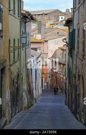 Tuscania (Italia) - Una splendida cittadina etrusca e medievale in provincia di Viterbo, Tuscia, regione Lazio. Si tratta di un'attrazione turistica per molte chiese Foto Stock