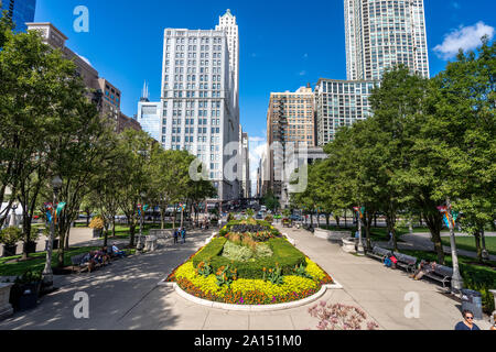 Chicago, Illinois, Stati Uniti d'America - Vista Città dal Millennium Park Foto Stock