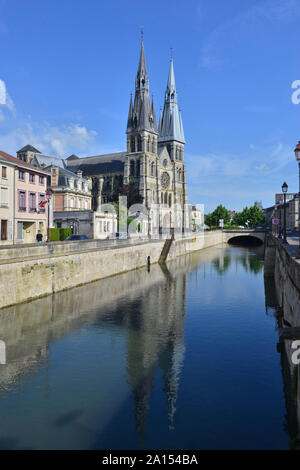Chalons en Champagne (Francia nord-orientale): Notre-Dame-en-Vaux Cattedrale. La chiesa della Collegiata è registrato come sito del Patrimonio Mondiale dell'UNESCO e a N Foto Stock
