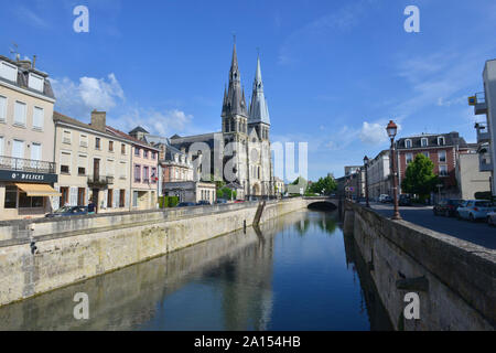 Chalons en Champagne (Francia nord-orientale): Notre-Dame-en-Vaux Cattedrale. La chiesa della Collegiata è registrato come sito del Patrimonio Mondiale dell'UNESCO e a N Foto Stock