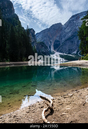 Lago di Braies in Sud Tirolo dolomite zona di montagna Foto Stock