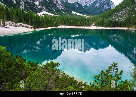 Lago di Braies in Sud Tirolo dolomite zona di montagna Foto Stock