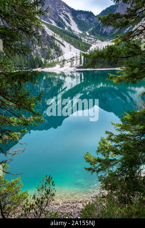 Lago di Braies in Sud Tirolo dolomite zona di montagna Foto Stock