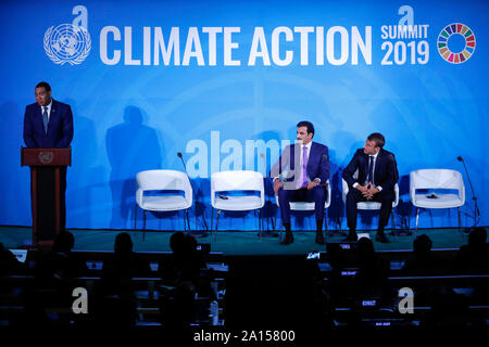 (190924) -- NAZIONI UNITE, Sett. 24, 2019 (Xinhua) -- la Giamaica il Primo Ministro Andrew Holness (L) risolve il clima delle Nazioni Unite Action Summit presso la sede delle Nazioni Unite a New York, Sett. 23, 2019. (Xinhua/Li Muzi) Foto Stock