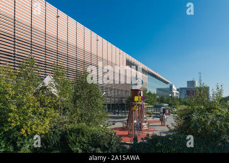 La Eastside City Park e Millennium Point nel centro della città di Birmingham Foto Stock