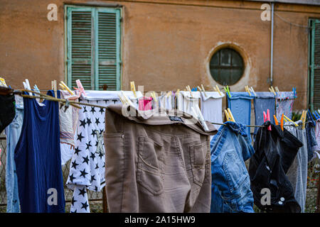 Vecchia Garbatella Servizio lavanderia in un giardino Foto Stock