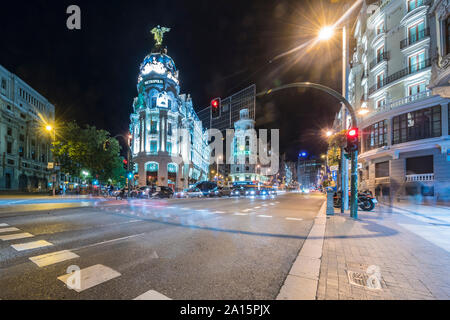 Circulo de Bellas Artes con Edificio Metropolis si trova presso la Gran Via, Madrid, Spagna Foto Stock