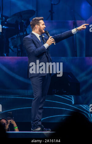 Milano Italia. Il 23 settembre 2019. Il canadese del cantautore Michael Buble " suona dal vivo sul palco al Mediolanum Forum durante "Una serata con Michael Buble " Tour 2019". Foto Stock