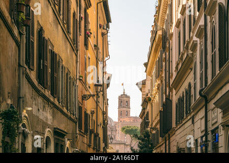 Vista della Basilica di San Pietro, Roma, Italia Foto Stock