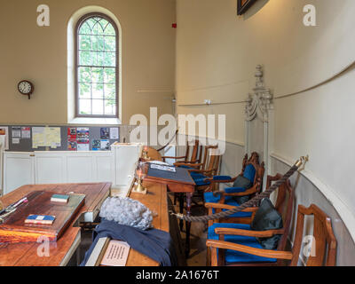 Interno dell'Aula a Ripon Courthouse Museum Ripon North Yorkshire, Inghilterra Foto Stock