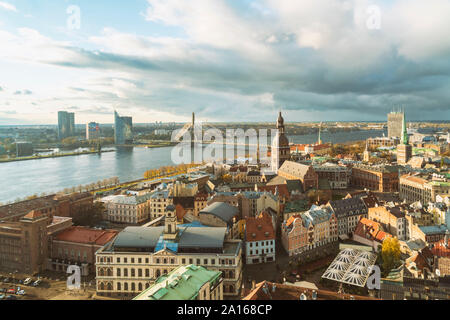 Vista della città dall'alto, Riga, Lettonia Foto Stock